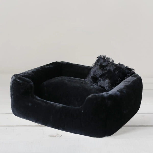 Divine Luxury Dog Bed – Ultra Soft, Plush Comfort for Pampered Pets